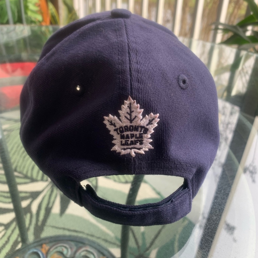 Toronto Maple Leafs Cap 🧢 - Picture 3 of 10